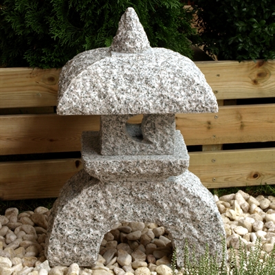 Nikumi lanterne højde 55 cm, lysegrå granit 